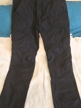 First Tactical Men's Black Cargo Pants - Practical Everyday Wear